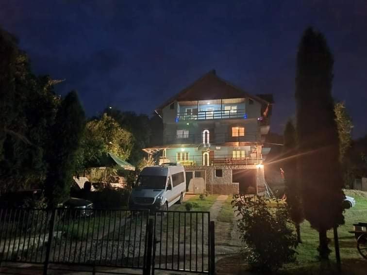 Casa Pelerinului Apartment Capatineni-Paminteni Exterior photo